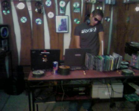 dj--houssam@hotmail.com